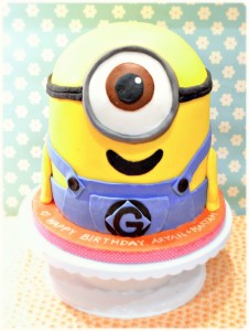 Cherie Kelly's Despicable Me 2 Minion Cake 